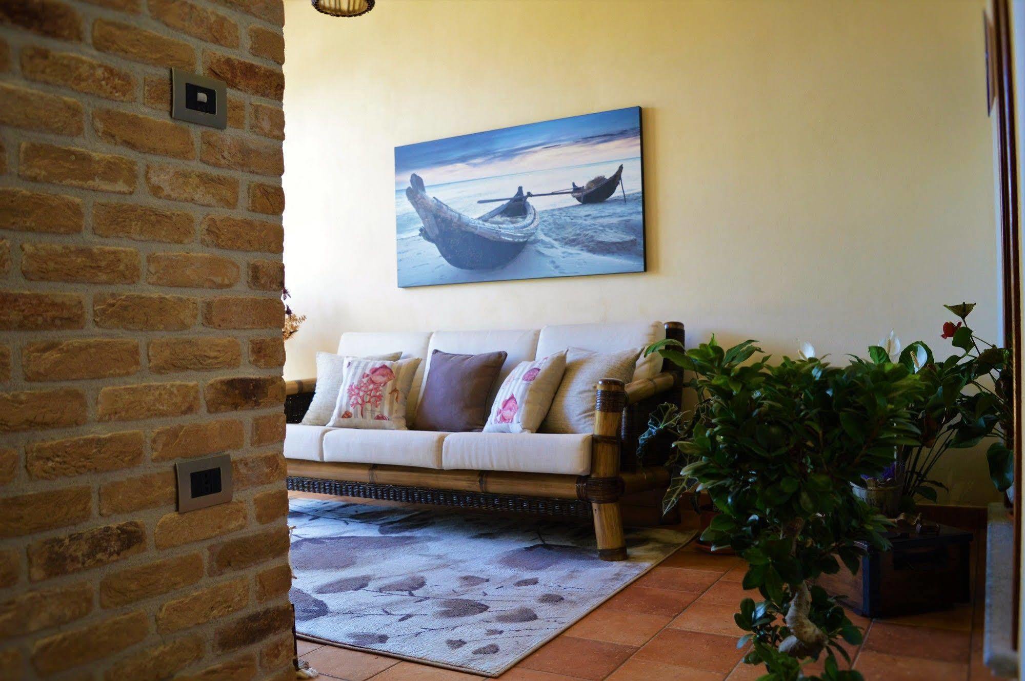 B&B L'Angolino Della Nonna Кастеллуццо Экстерьер фото